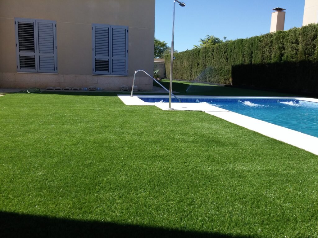 CÉSPED ARTIFICIAL DE ALTA GAMA CÉSPED ARTIFICIAL DE ALTA GAMA